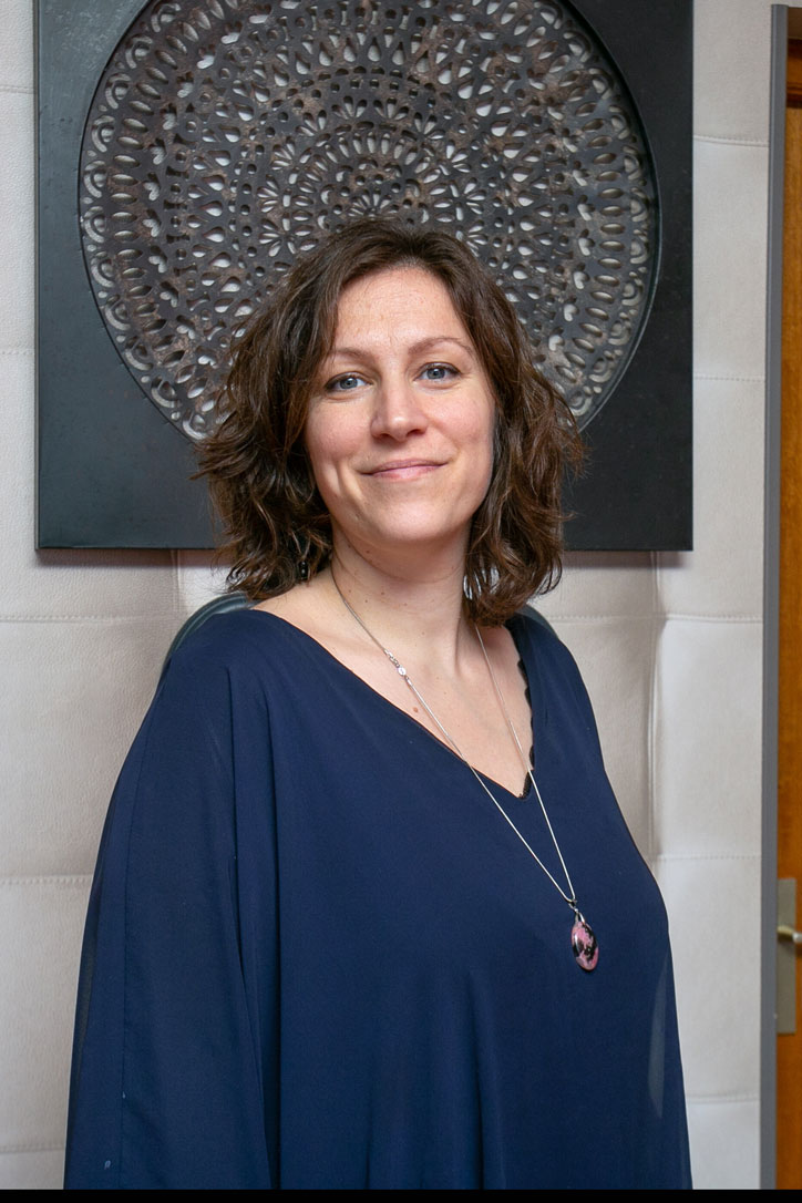 Aube Plassais dans son cabinet